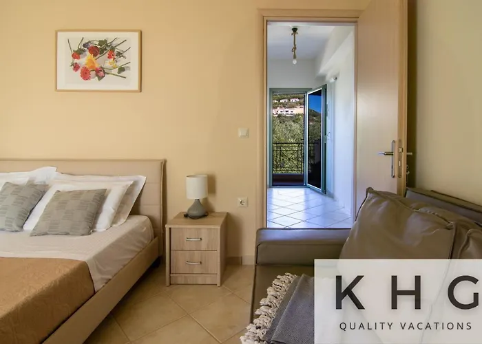 Elaionas 1 Experiencing Nature's Tranquility! 빌라